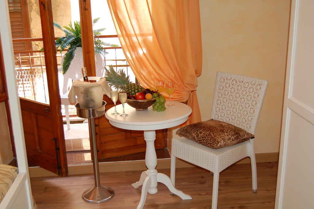 Al Vicoletto Apartman Agrigento Szoba fotó
